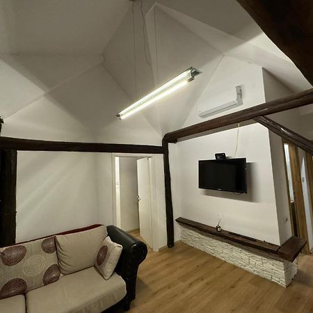 Apartman Buzanova Lägenhet Zagreb Exteriör bild